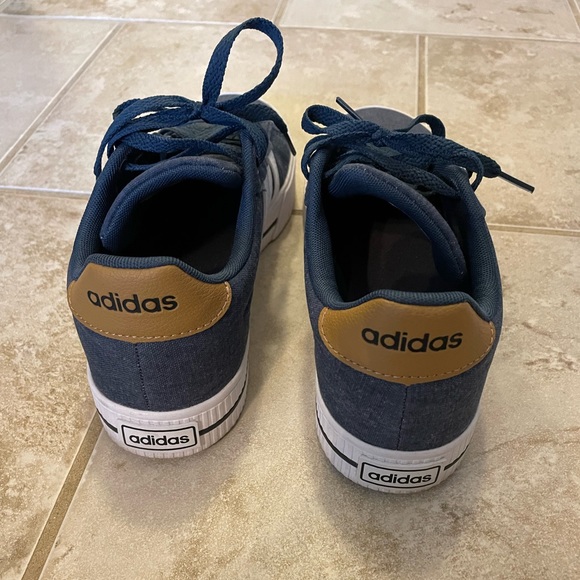 CONSIGNING SOON Adidas Daily 3.0 Sneakers M7.5/W9 - Picture 4 of 6